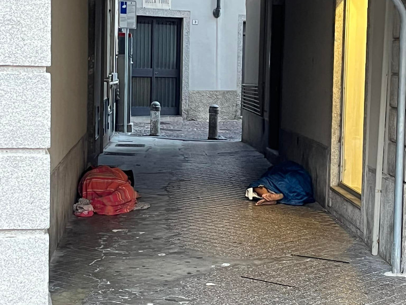 senzatetto centro lecco