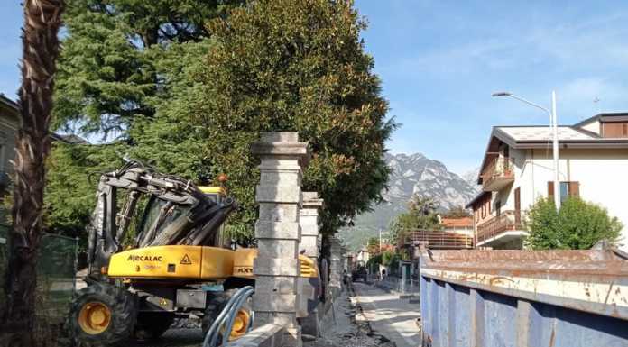 Mandello. Nuovo marciapiede in via Manzoni: in cantiere le prime opere Lavori marciapiede via Manzoni Mandello