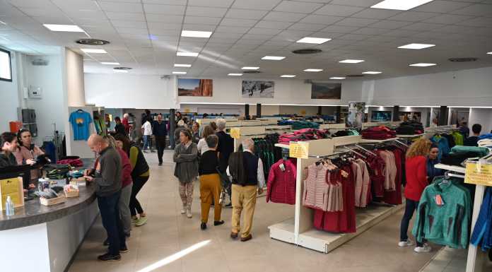 Valsassina. Ande inaugura il nuovo negozio di Cremeno. Ed è subito un successo Cremeno inaugurazione Ande Point Valsassina 2022