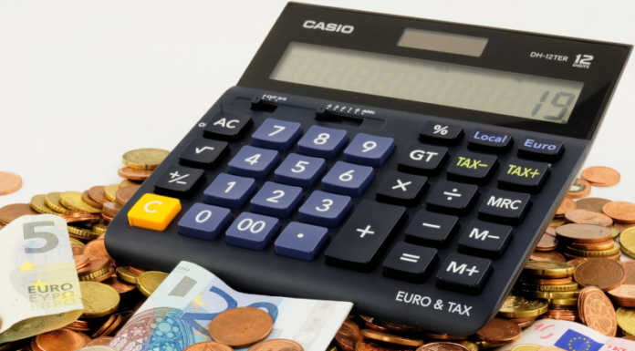 Caro bollette, 140mila euro dal comune di Lecco a sostegno delle famiglie Caro energia bollette tasse pixabay