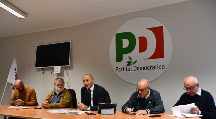 Stop al nuovo municipio. La maggioranza con il sindaco: “Scelta giusta”
