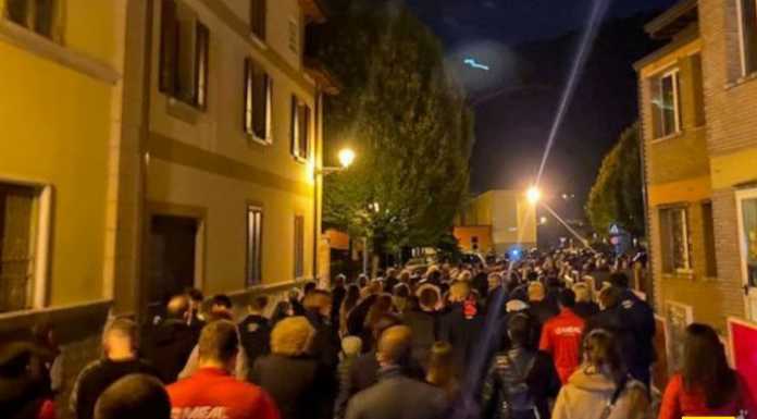 Tragedia di Asso, in tanti alla fiaccolata per il comandante dei Carabinieri ucciso Fiaccolata_Asso_Carabiniere_Ucciso