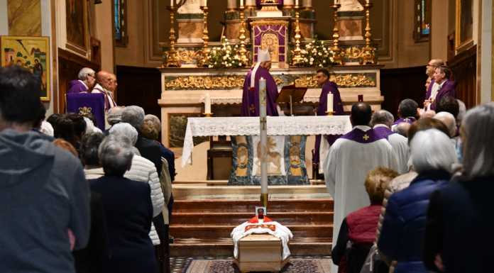 L’ultimo saluto a Don Valerio Fratus, l’affetto dei suoi parrocchiani