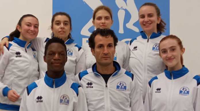 Scherma. Ancora acerbe le sciabolatrici lecchesi alla 1° prova Assoluti Lecco Circolo scherma Guerrario sciabola 20221028