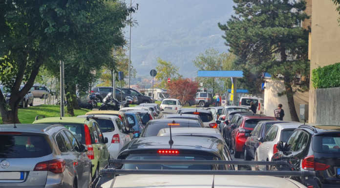 A Lecco la viabilità è al collasso, minoranze all’attacco: “Pianificazione cantieri inadeguata” Traffico centro Lecco