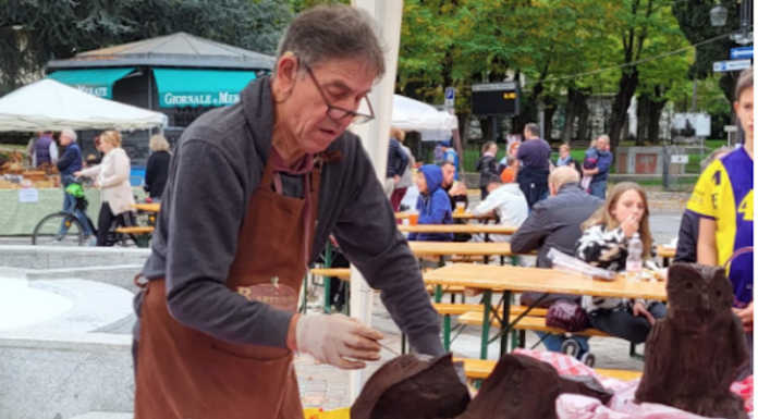 Merate, la festa del cioccolato richiama in centro centinaia di golosi Merate festa del cioccolato