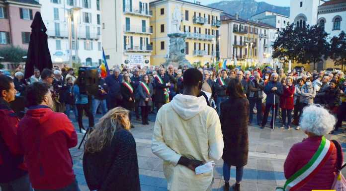 Lecco accoglie l’appello di Europe For Peace: tanti in piazza per dire no alla guerra Presidio_Pace_Lecco_piazza_Cermenati_20221028