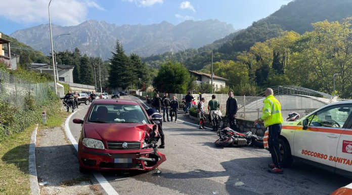 Incidente sulla vecchia Lecco-Ballabio, coinvolte un’auto e una moto incidente auto moto via valsassina