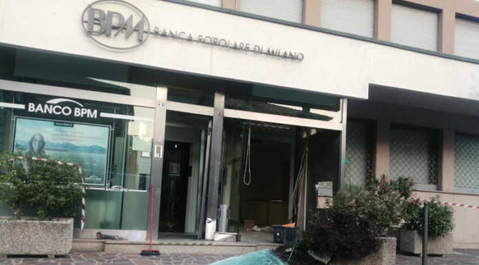 Calco. Ladri fanno “saltare” il bancomat della BPM Calco: ladri fanno saltare in aria il bancomat