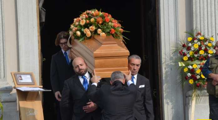 Lecco dice addio all’artista Alfredo Chiappori: “Oggi perdiamo un maestro” funerale_alfredo_chiappori_20221017