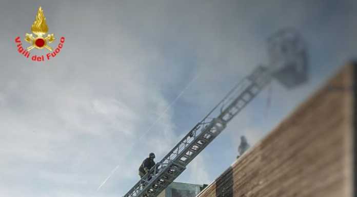 Fiamme in uno stabile a Monticello, intervento dei Vigili del Fuoco incendio stabile a Monticello