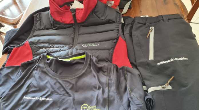 Rancio. Nuove divise per l’antincendio grazie al bando di Fondazione e agli sponsor nuovo_abbigliamento_lavoro_squadra_antincendio_rancio