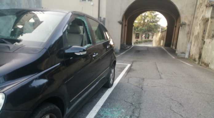 Merate, dopo i vandalismi un furto d’auto in via Santa Marta raid_vandalico_via_santa_marta_merate_20221007