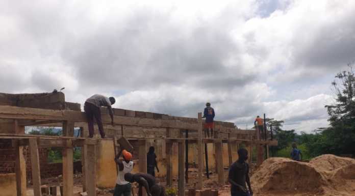 Mandello. Scuola incendiata in Costa d’Avorio, continua la raccolta fondi Scuola ricostruzione Costa d'Avorio