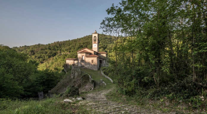 Appello al voto per salvare il Plesso Storico di San Michele di Torre de Busi San Michele Torre de Busi - Foto Alessia Scaglia