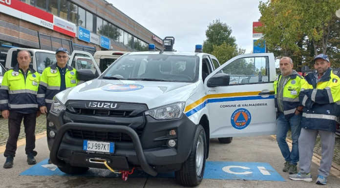 Un nuovo pick-up per il gruppo di Protezione Civile di Valmadrera Nuovo pick-up protezione civile Valmadrera