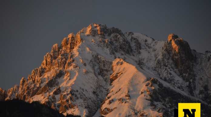 Neve sulle montagne lecchesi: uno spettacolo suggestivo Grignetta tramonto