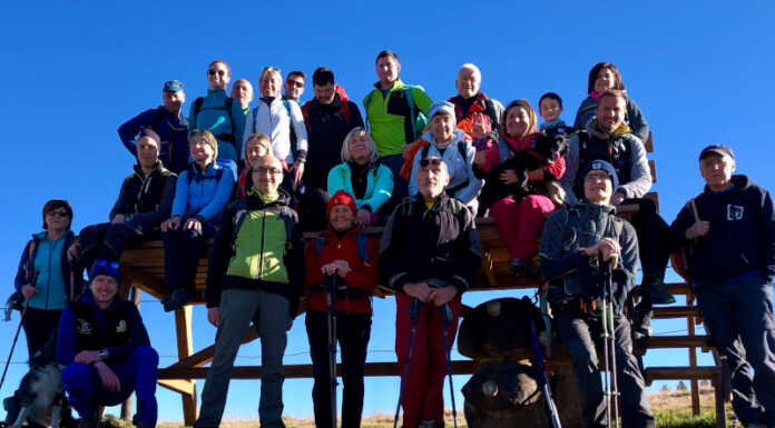 Bella escursione al Monte Pora per il Cai Strada Storta di Acquate Cai Strada Storta al Monte Pora 20221120