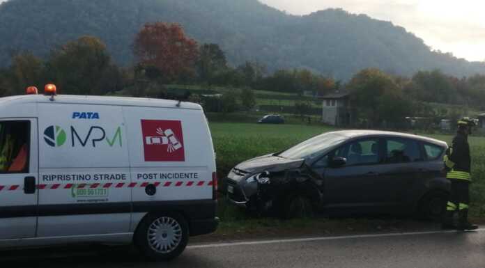 Calco. Scontro tra due auto in via Nuova Provinciale ad Arlate Incidente Calco Arlate 2022118