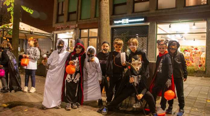 “Dolcetto o scherzetto” conquista Merate: successo per la festa di Halloween