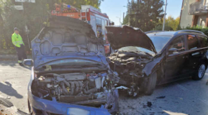 Merate, violento impatto tra due auto all’incrocio tra via degli Alpini e via Cernuschi