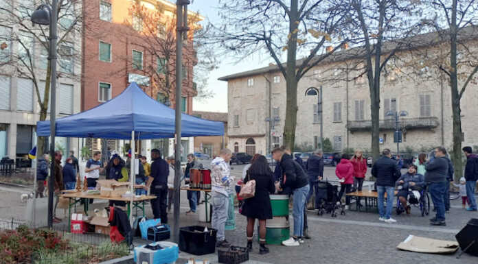 Merate: primo assaggio di Natale con caldarroste e vin brulè in piazza