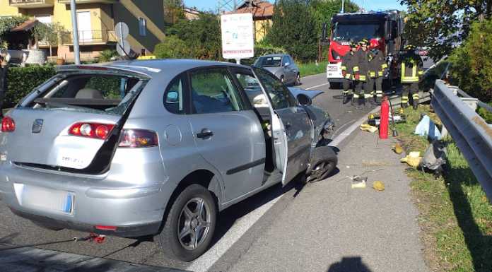 Olginate. Auto finisce contro il guardrail: soccorso 18enne