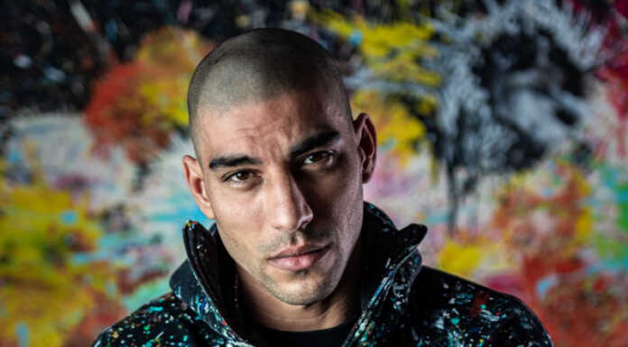 Il noto artista Omar Hassan protagonista ad Hangar Manzoni Omar Hassan (credits Riccardo Morvillo)