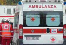 Malore al supermercato, provvidenziale intervento di un soccorritore volontario ambulanza_automedica_soccorsi_incidente_generica_cri_croce_rossa