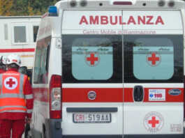 Malore al supermercato, provvidenziale intervento di un soccorritore volontario ambulanza_automedica_soccorsi_incidente_generica_cri_croce_rossa