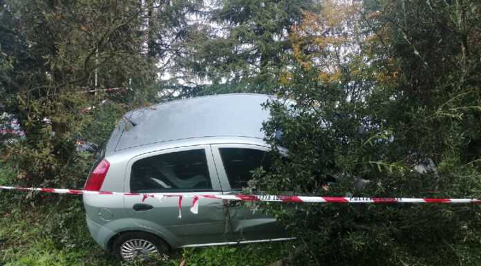 Merate: auto finisce fuori strada, soccorsa una 25enne