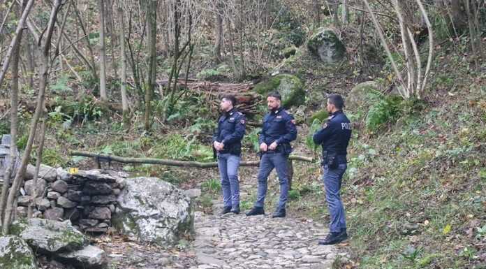 Si dà fuoco sul Sentiero della Rovinata, uomo soccorso in gravissime condizioni