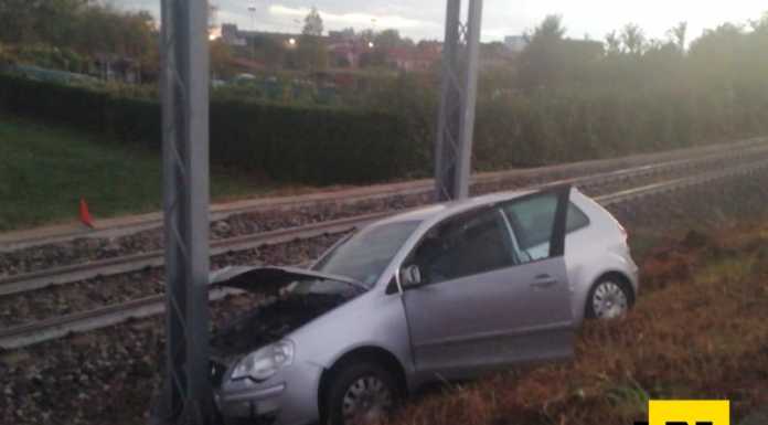 Auto esce di strada e finisce sulla ferrovia a Paderno, in ospedale i passeggeri