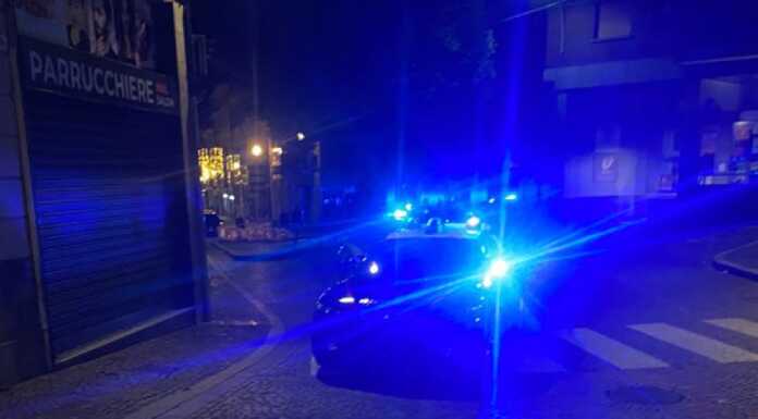 Lecco. Ancora una rissa in centro, bottiglie rotte in via Cavour
