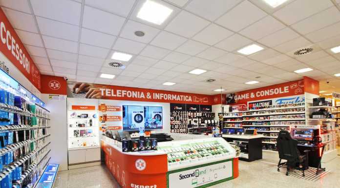 Riva Expert festeggia 50 anni e rinnova lo show room di Molteno