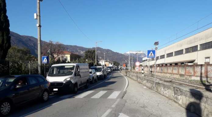 Chiusura SS36 Bellano-Abbadia, lunghe code sulla Sp72 Code sp72 Mandello