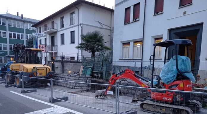 Marciapiede in via Manzoni a Mandello: proseguono i lavori Lavori Via Manzoni Mandello