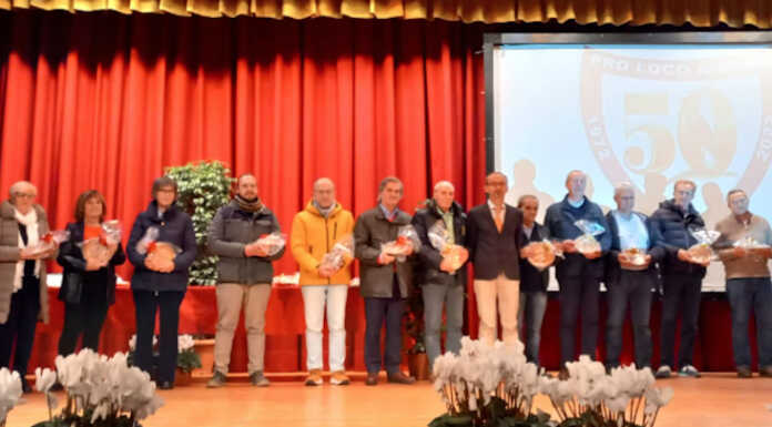 Airuno, alla festa per i 50 anni della Pro Loco il “regalo” del prof Gilardi Airuno 50 anni Pro Loco