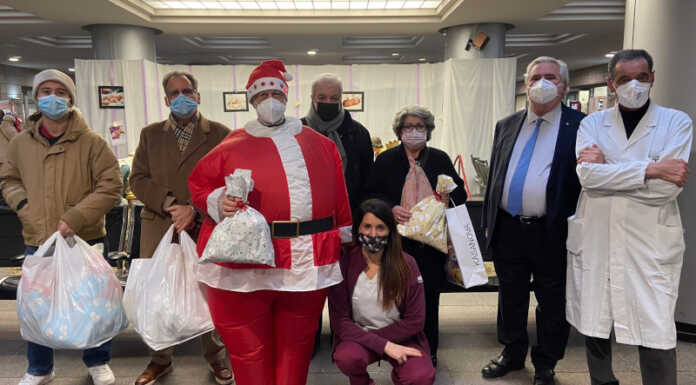 Il Rotary Le Grigne porta i doni ai piccoli pazienti dell’ospedale di Lecco Babbo Natale_Rotary Le Grigne