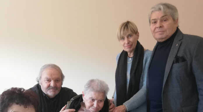 Calolzio. 100 anni il giorno di Natale, auguri a nonna Carmelina Nonna Carmelina con i figli Domenico, Maria e Giuseppe