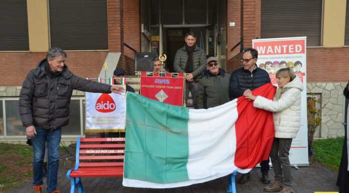 Calolzio. Inaugurata la panchina del dono di Avis, Aido e Admo Panchina_del_Dono_Calolzio_20221224