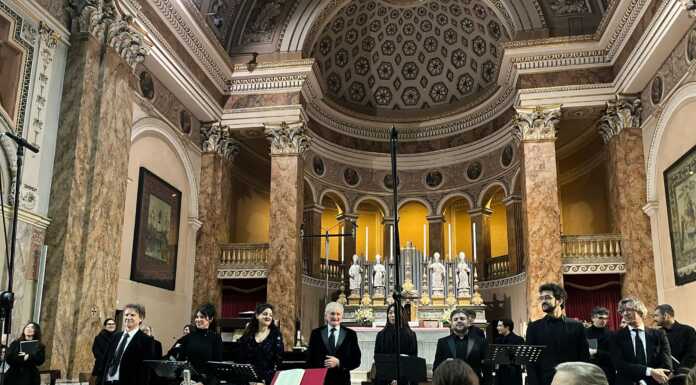 Applausi per la “Petite Messe Solennelle” organizzata da Harmonia Gentium Petite Messe Solennelle organizzata da Harmonia Gentium