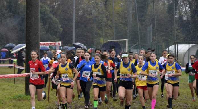 Campestre. Freddo e fango, oltre 400 atleti in gara a Cernusco Lombardone corsa_campestre_cernusco_20221204