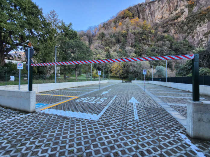 Parcheggio Dervio via Duca d'Aosta