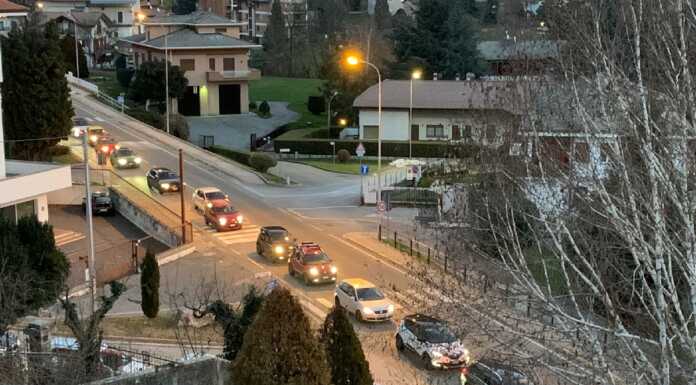 Primo lunedì dopo la frana, tutti in coda dalla Valsassina verso Lecco