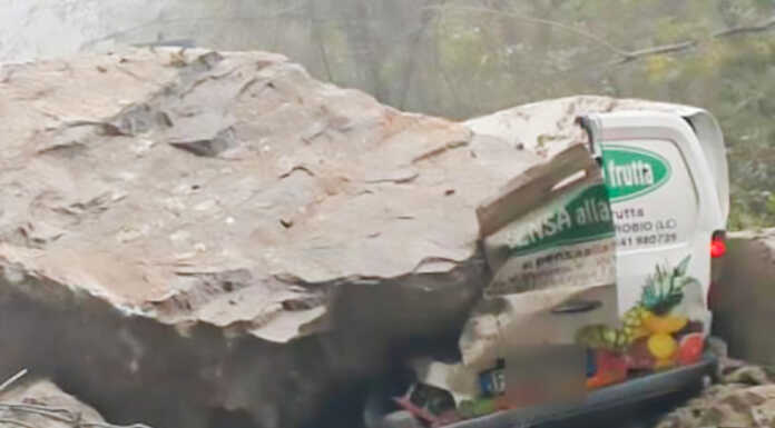 Frana Lecco Ballabio. Salvi per miracolo i due sul furgone: “Siamo vivi” frana lecco ballabio