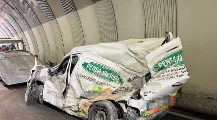 Frana Lecco-Ballabio, rimosso in queste ore il furgoncino schiacciato dal masso