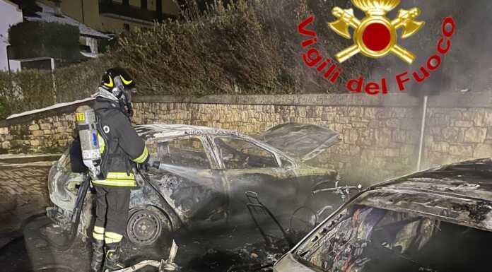 Pasturo, incendio in un parcheggio: a fuoco più vetture