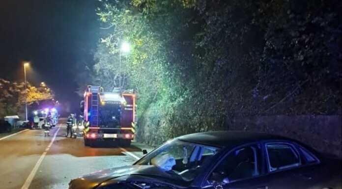 Schianto tra due auto in serata a Olginate, soccorse tre persone