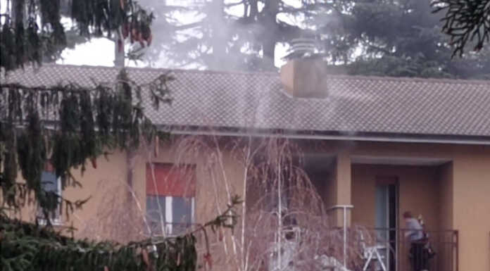 Principio d’incendio a Castello, intervento dei pompieri in via Ponte Alimasco Principio incendio Castello Lecco